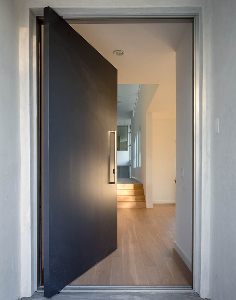 3550MountainViewAve_FrontDoor