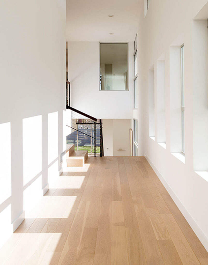 3550MountainViewAve_HallwayExtended